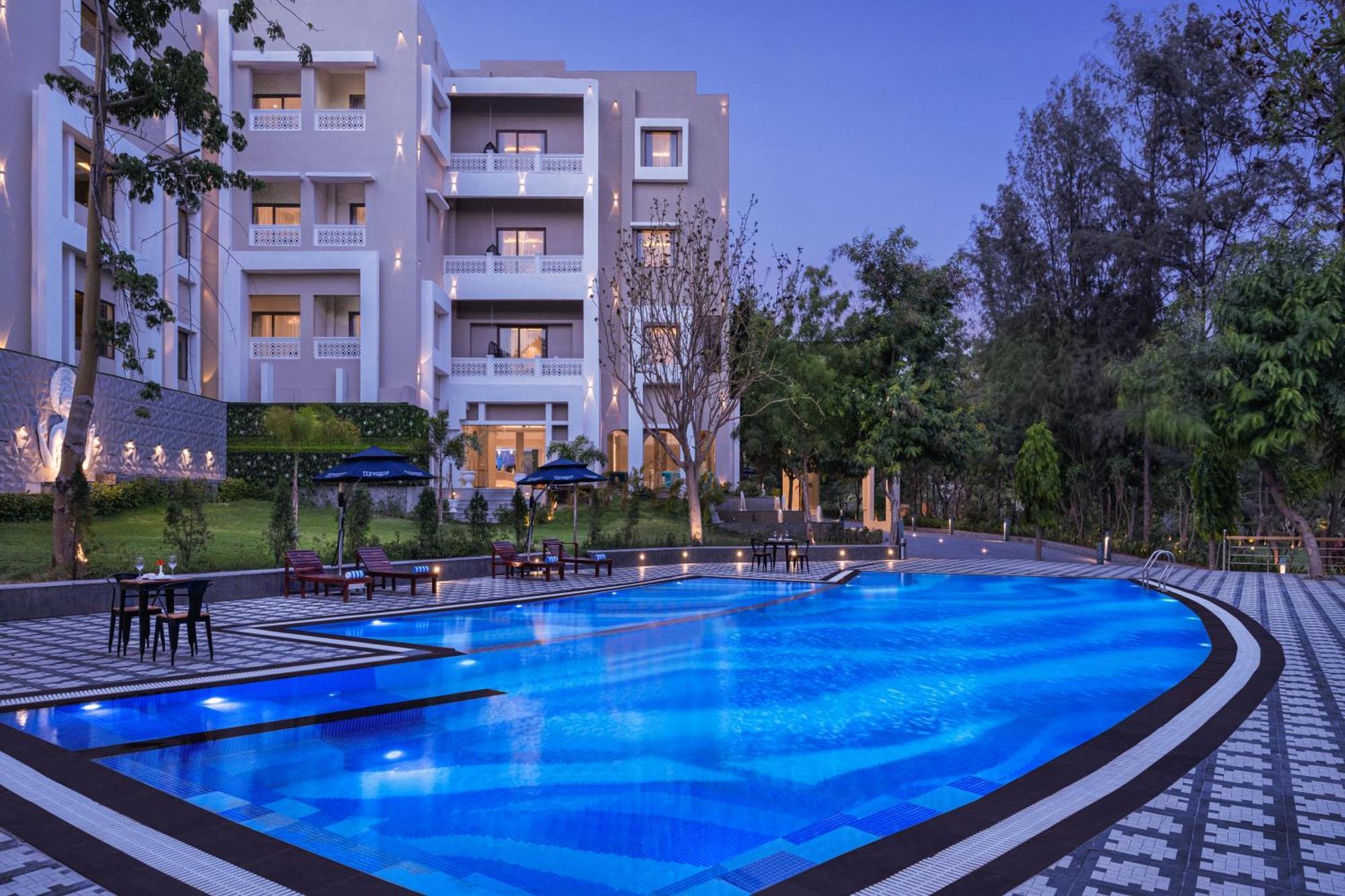 Essentia Luxury Resort & Spa Udaipur Exterior foto